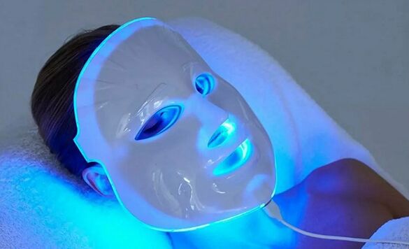Tratamento de fototerapia LED para combater os cambios relacionados coa idade na pel do rostro